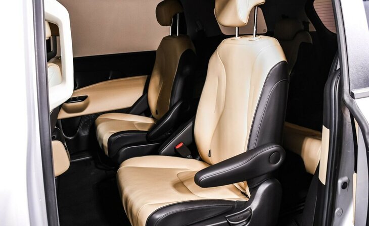 Kia Carnival - Фото 11