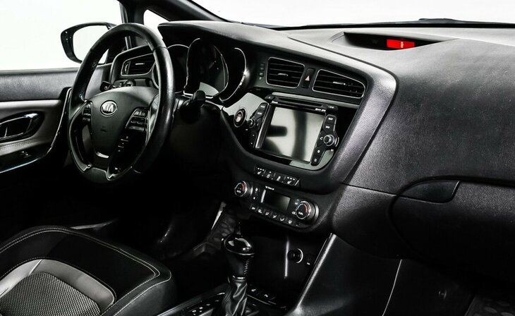 Kia Ceed - Фото 8