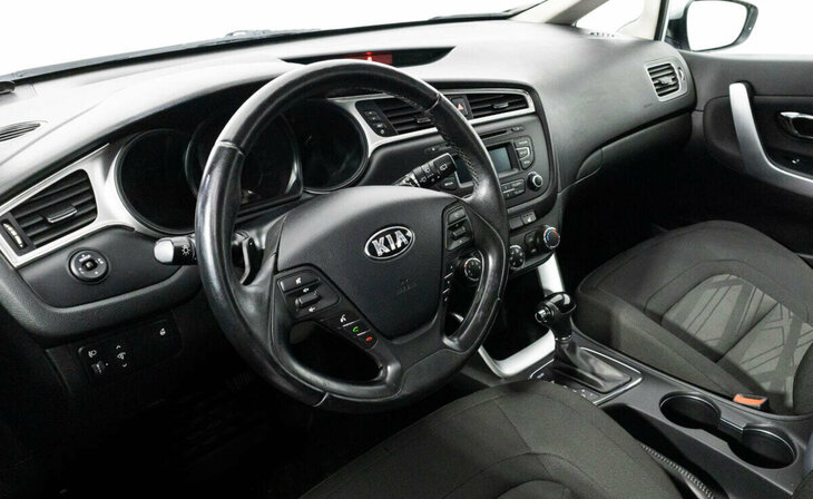 Kia Ceed - Фото 6