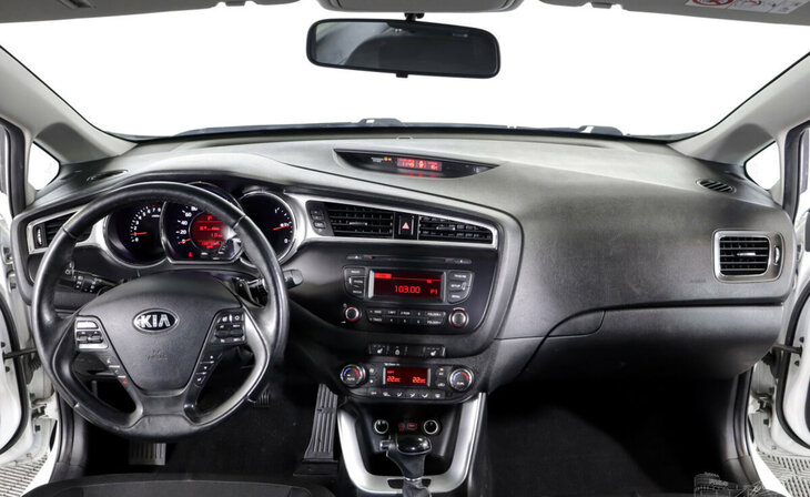 Kia Ceed - Фото 9