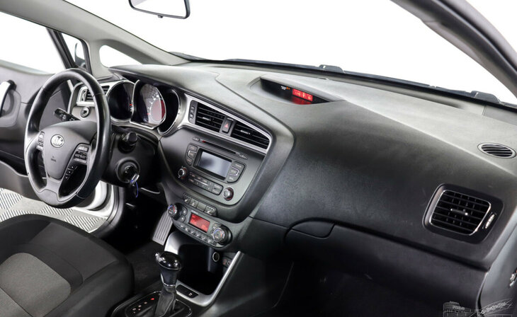 Kia Ceed - Фото 8