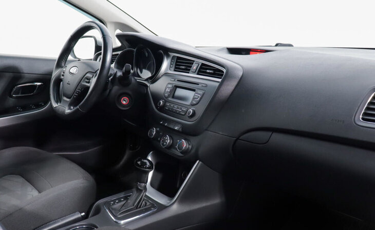 Kia Ceed - Фото 6