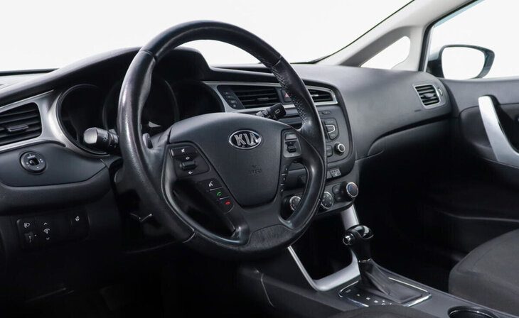 Kia Ceed - Фото 8