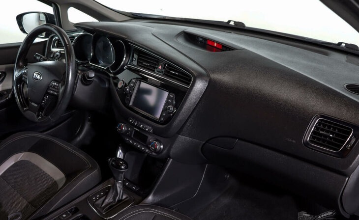 Kia Ceed - Фото 4