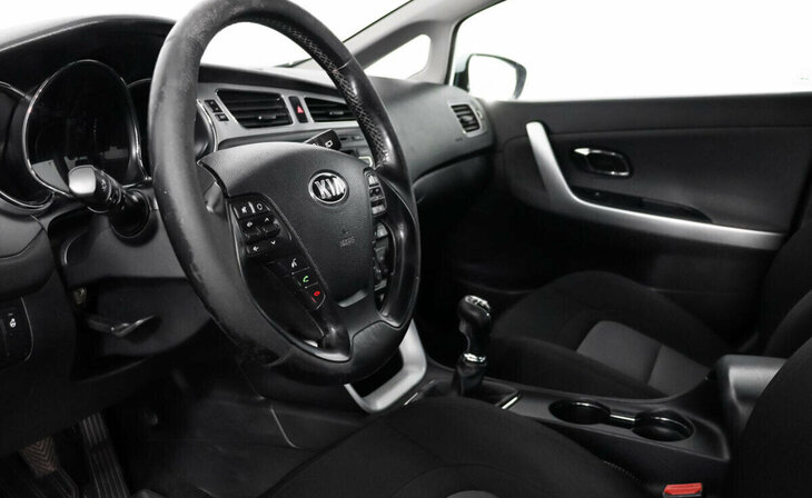 Kia Ceed - Фото 8