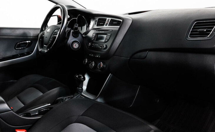 Kia Ceed - Фото 4