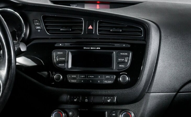 Kia Ceed - Фото 10