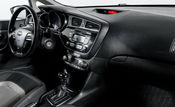 Kia Ceed - Фото 7