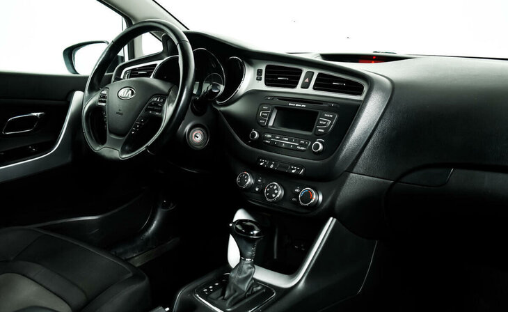 Kia Ceed - Фото 6