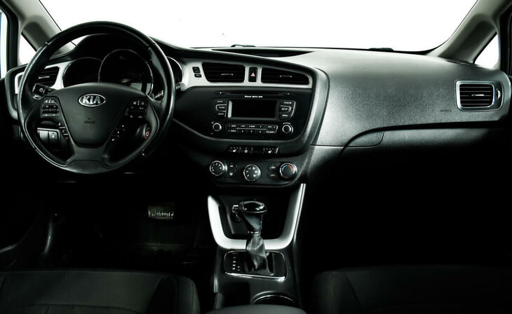 Kia Ceed - Фото 7