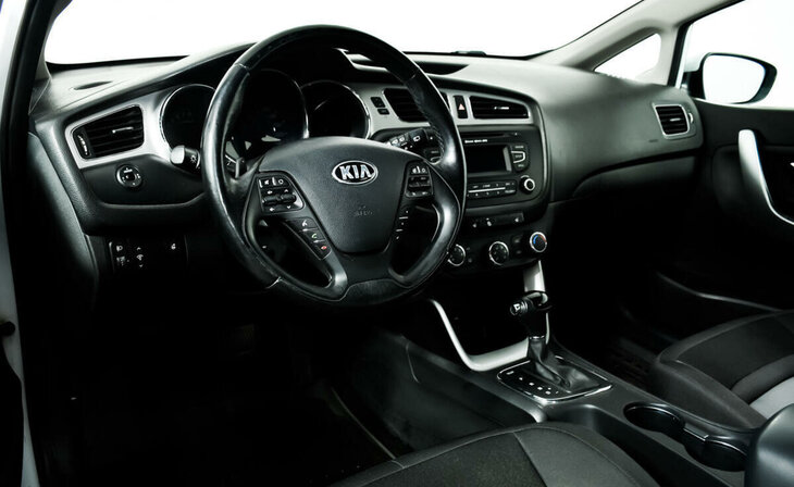 Kia Ceed - Фото 8