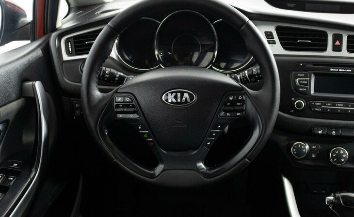Kia Ceed - Фото 7