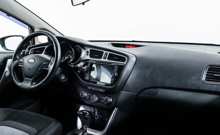 Kia Ceed - Фото 6