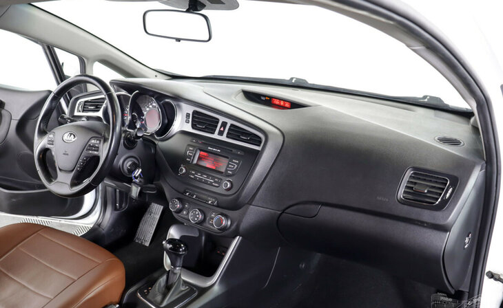 Kia Ceed - Фото 6