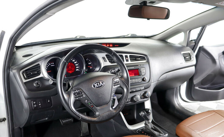 Kia Ceed - Фото 7