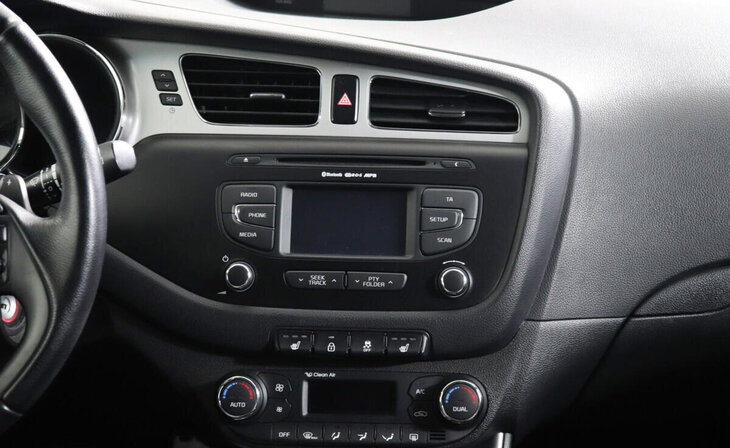 Kia Ceed - Фото 8