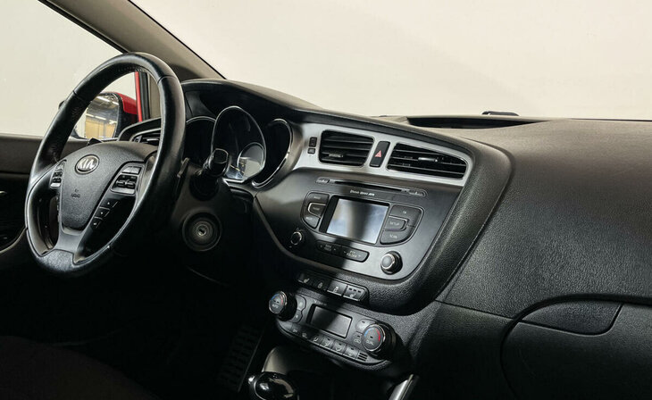 Kia Ceed - Фото 6