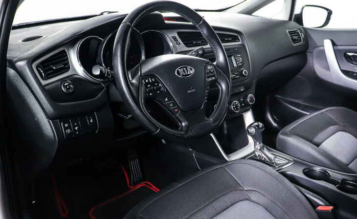 Kia Ceed - Фото 11