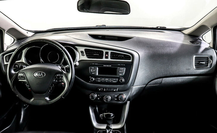 Kia Ceed - Фото 10