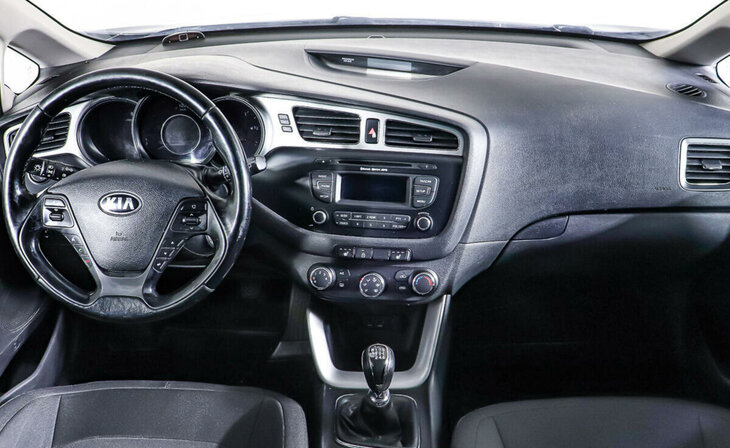 Kia Ceed - Фото 11