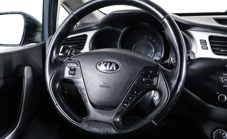 Kia Ceed - Фото 13