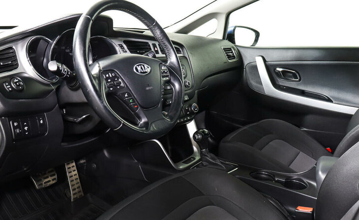 Kia Ceed - Фото 9