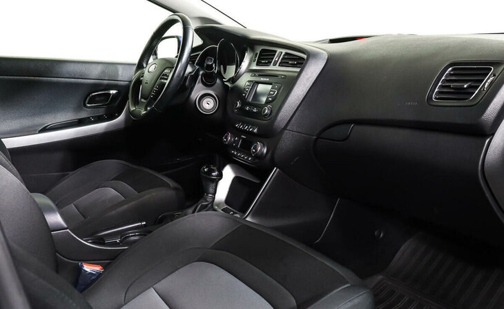 Kia Ceed - Фото 7