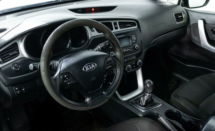 Kia Ceed - Фото 6