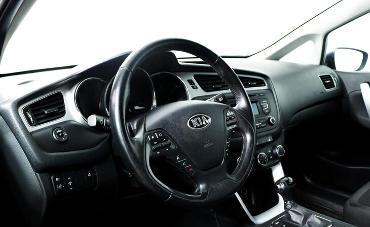 Kia Ceed - Фото 9