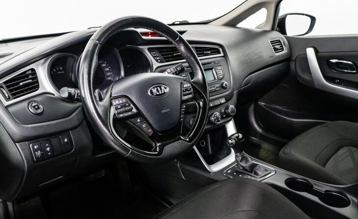 Kia Ceed - Фото 6