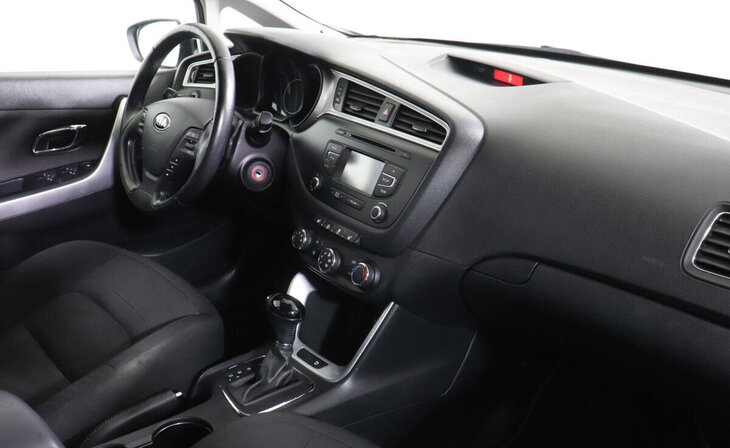 Kia Ceed - Фото 4