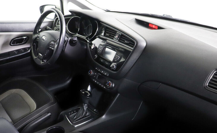 Kia Ceed - Фото 4