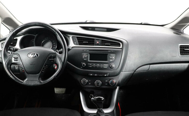 Kia Ceed - Фото 8