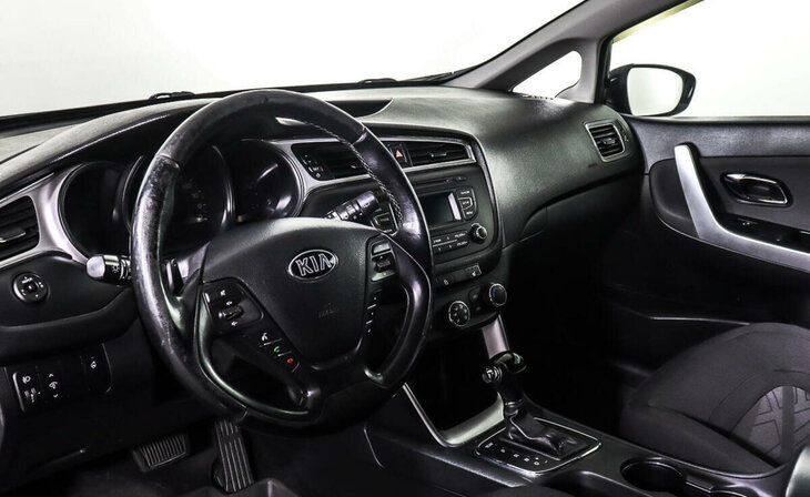 Kia Ceed - Фото 10