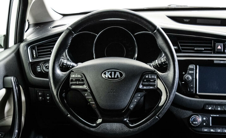 Kia Ceed - Фото 7
