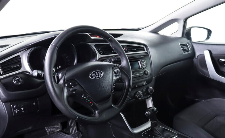 Kia Ceed - Фото 11