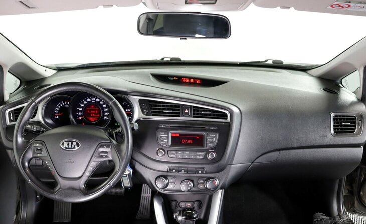 Kia Ceed - Фото 8