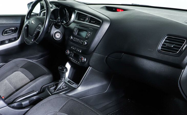 Kia Ceed - Фото 9