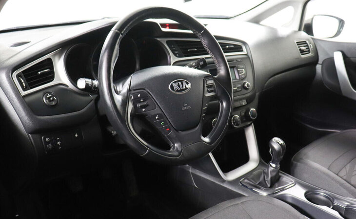 Kia Ceed - Фото 6