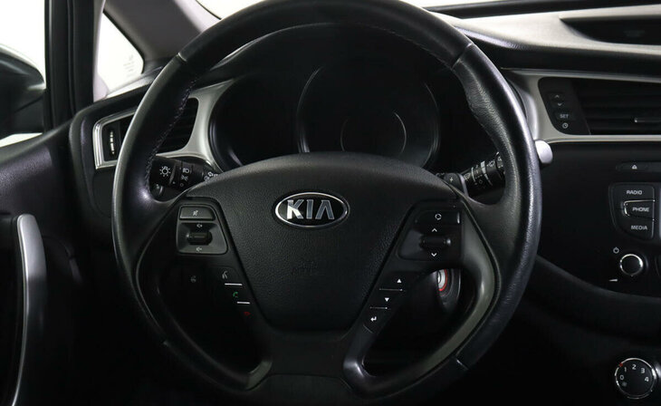 Kia Ceed - Фото 11