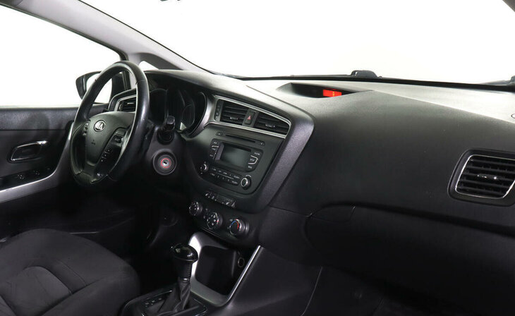 Kia Ceed - Фото 8