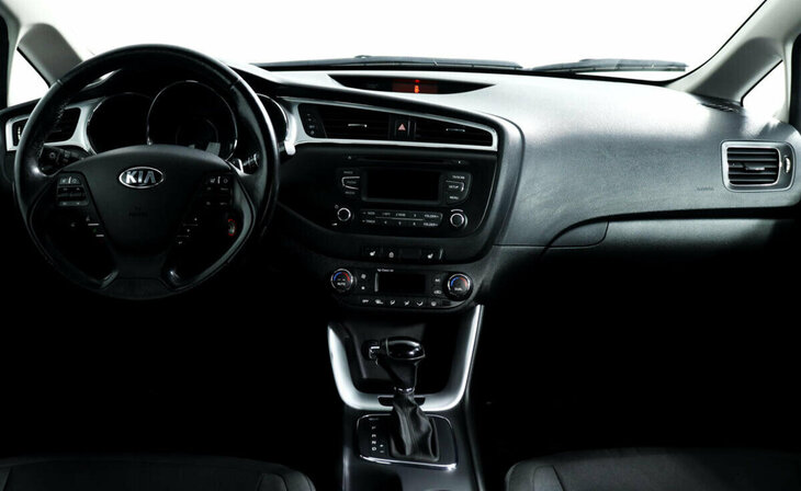 Kia Ceed - Фото 8