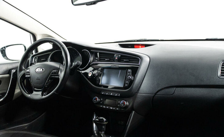 Kia Ceed - Фото 9