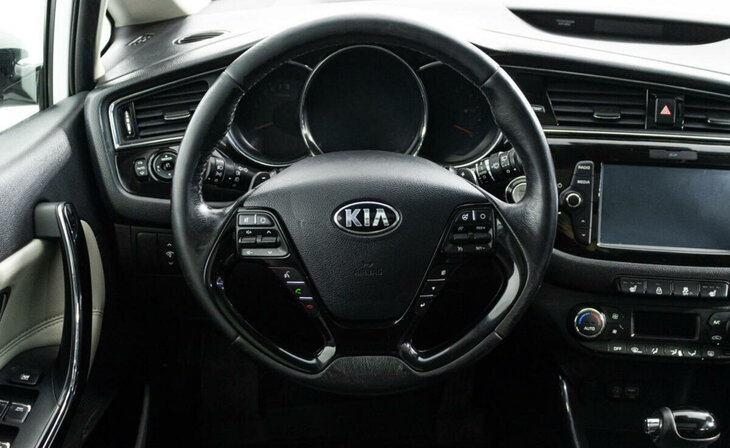 Kia Ceed - Фото 12