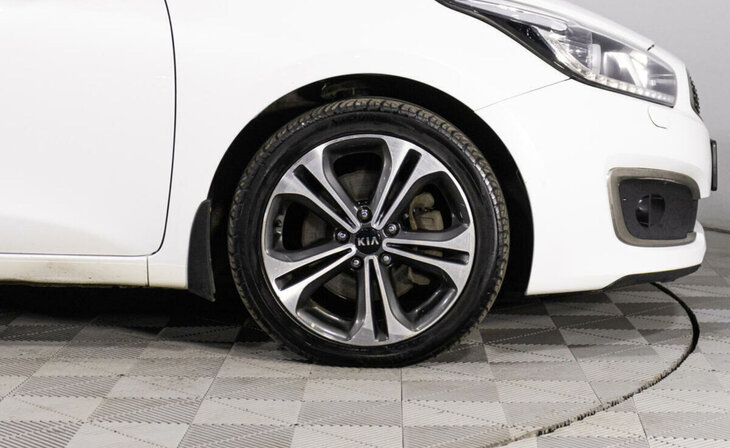 Kia Ceed - Фото 4