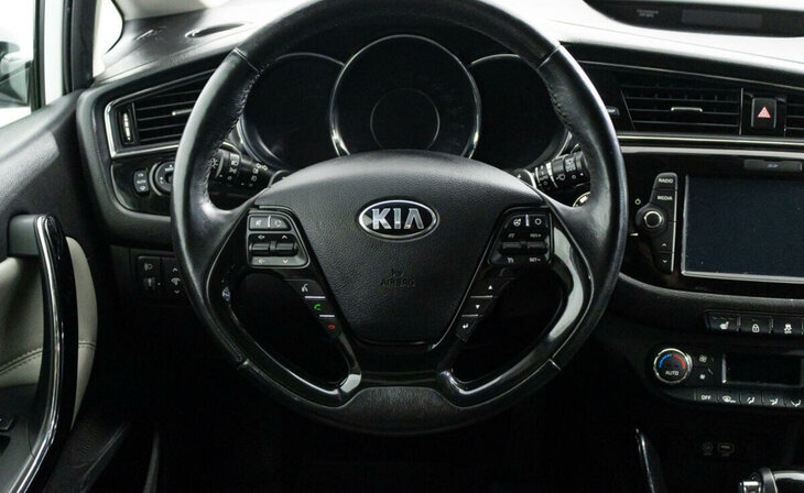 Kia Ceed - Фото 10