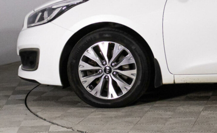 Kia Ceed - Фото 4