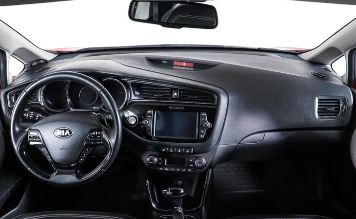 Kia Ceed - Фото 10