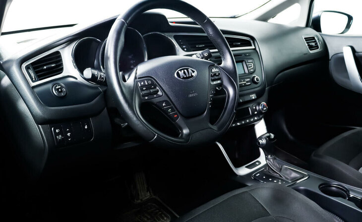 Kia Ceed - Фото 10