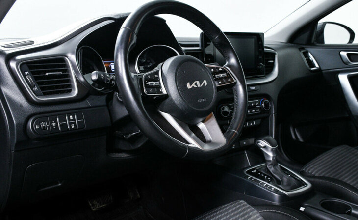 Kia Ceed - Фото 9